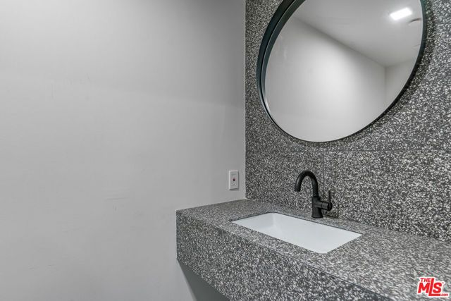 3688 Overland Avenue 412, Los Angeles, CA 90034