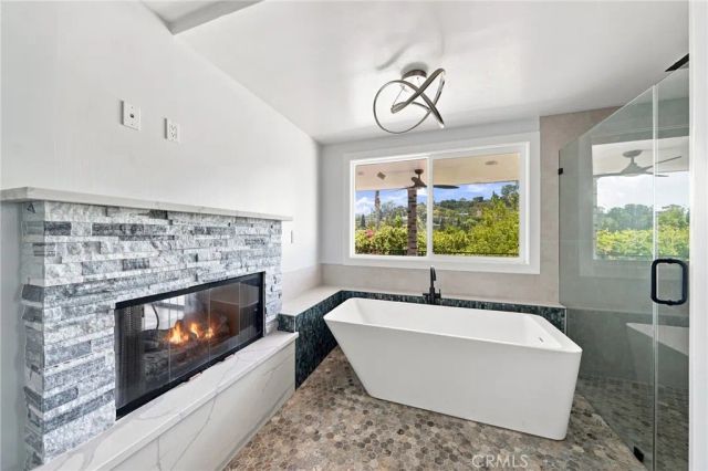 6002 Graciosa, Los Angeles, CA 90068