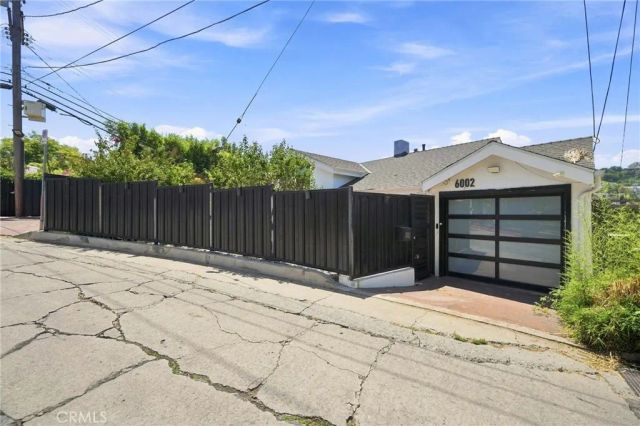 6002 Graciosa, Los Angeles, CA 90068