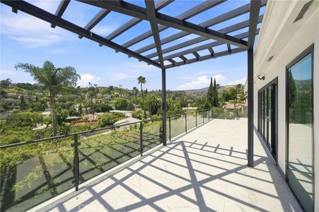 6002 Graciosa, Los Angeles, CA 90068