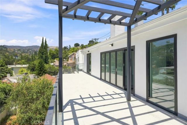 6002 Graciosa, Los Angeles, CA 90068