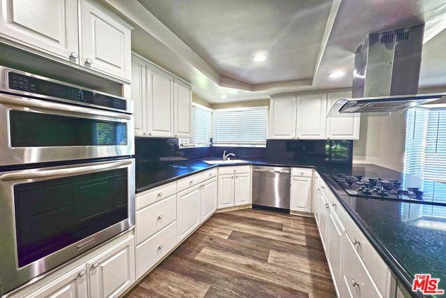 23526 Dolorosa Street, Woodland Hills (los Angeles), CA 91367