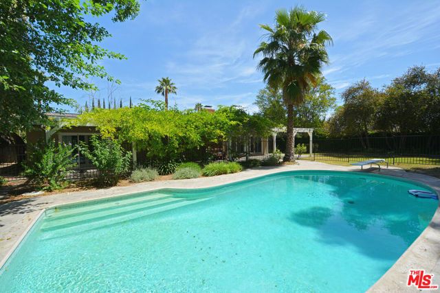 23526 Dolorosa Street, Woodland Hills (los Angeles), CA 91367