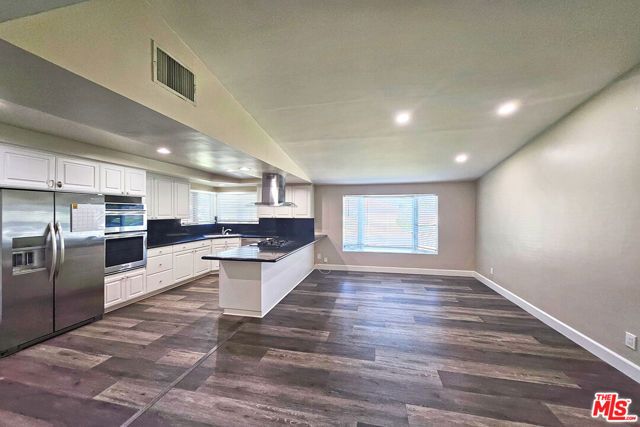 23526 Dolorosa Street, Woodland Hills (los Angeles), CA 91367