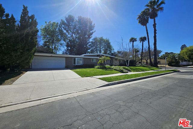 23526 Dolorosa Street, Woodland Hills (los Angeles), CA 91367