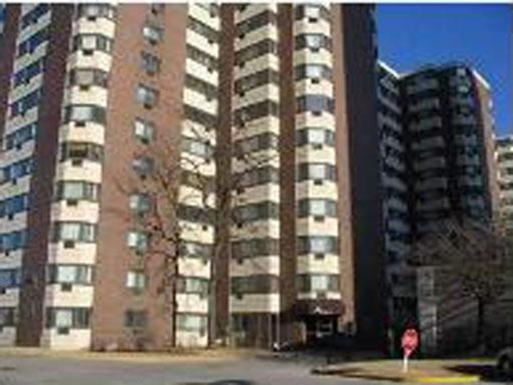 7337 S South Shore Drive 224, Chicago, IL 60649