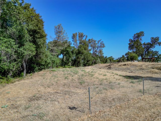19301 Clover Road, Redding, CA 96001