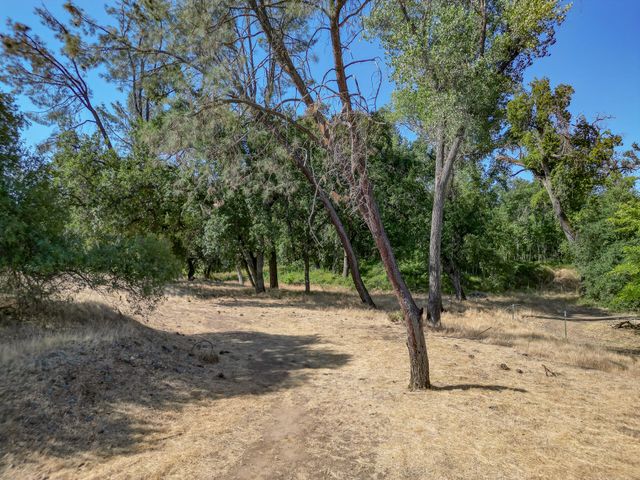 19301 Clover Road, Redding, CA 96001