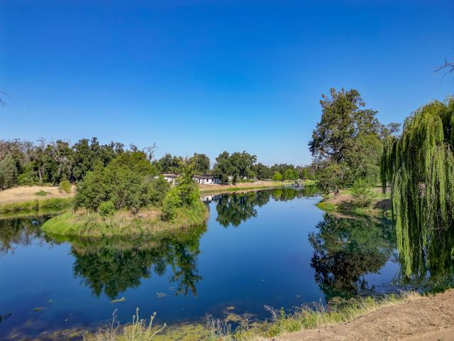 19301 Clover Road, Redding, CA 96001