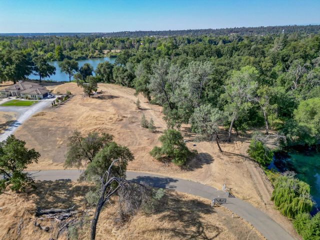 19301 Clover Road, Redding, CA 96001