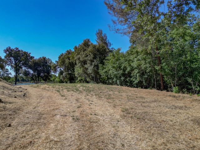 19301 Clover Road, Redding, CA 96001