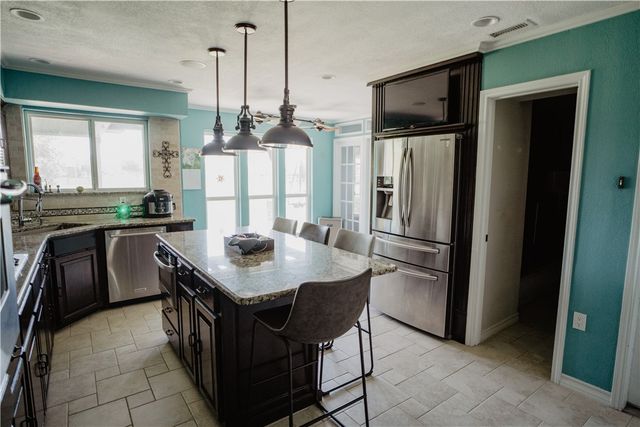 6971 Buddy Ganem Dr, Portland, TX 78374