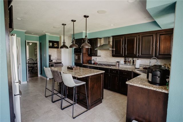 6971 Buddy Ganem Dr, Portland, TX 78374