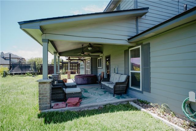 6971 Buddy Ganem Dr, Portland, TX 78374