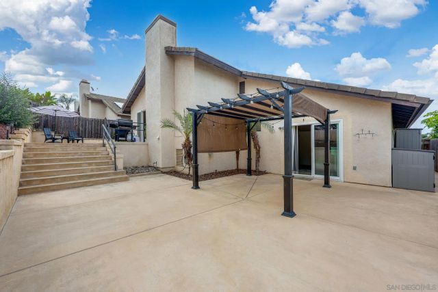1962 Buckskin Gln, Escondido, CA 92027
