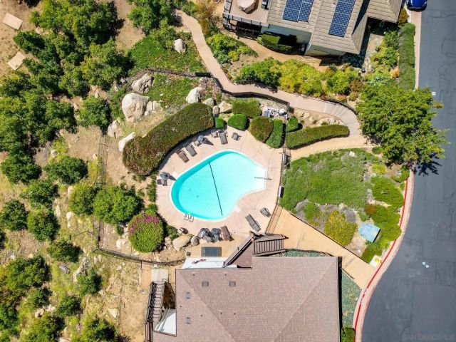 1962 Buckskin Gln, Escondido, CA 92027