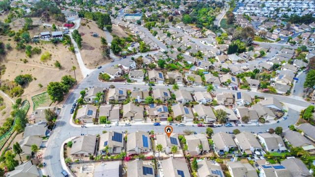 1962 Buckskin Gln, Escondido, CA 92027