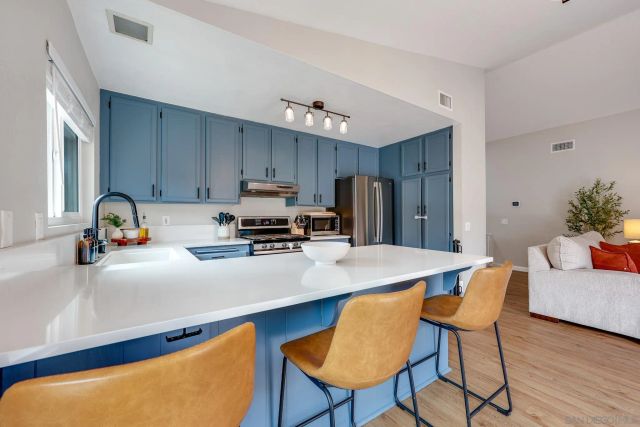 1962 Buckskin Gln, Escondido, CA 92027