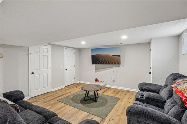 5104 N Smalley Avenue, Kansas City, MO 64119