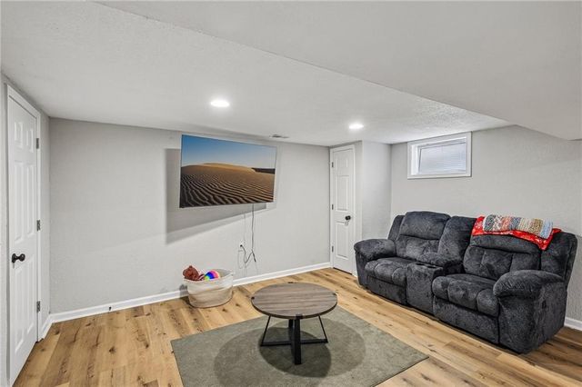 5104 N Smalley Avenue, Kansas City, MO 64119
