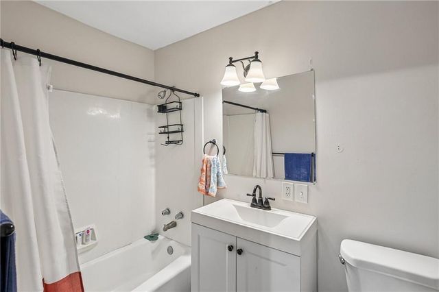 5104 N Smalley Avenue, Kansas City, MO 64119