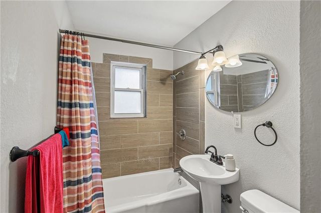 5104 N Smalley Avenue, Kansas City, MO 64119