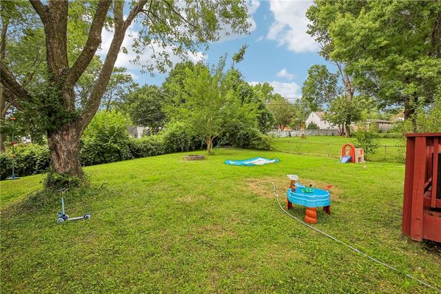 5104 N Smalley Avenue, Kansas City, MO 64119