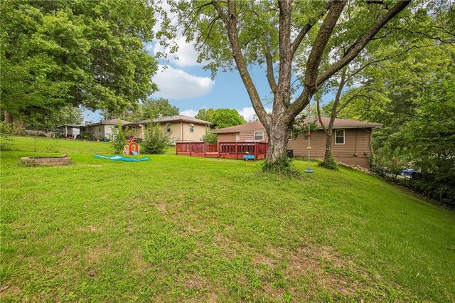 5104 N Smalley Avenue, Kansas City, MO 64119