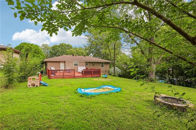 5104 N Smalley Avenue, Kansas City, MO 64119
