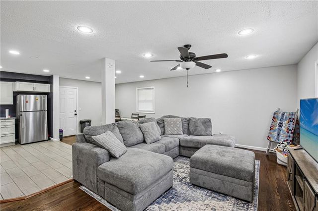 5104 N Smalley Avenue, Kansas City, MO 64119