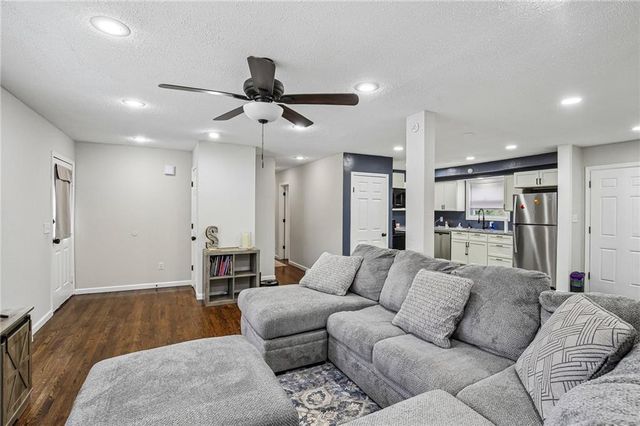 5104 N Smalley Avenue, Kansas City, MO 64119