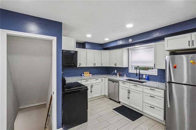 5104 N Smalley Avenue, Kansas City, MO 64119