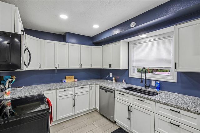 5104 N Smalley Avenue, Kansas City, MO 64119