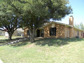 7024 Crosstimbers Lane, North Richland Hills, TX 76182