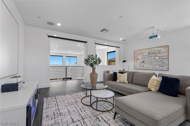 394 Prairie Sun Street, Las Vegas, NV 89138