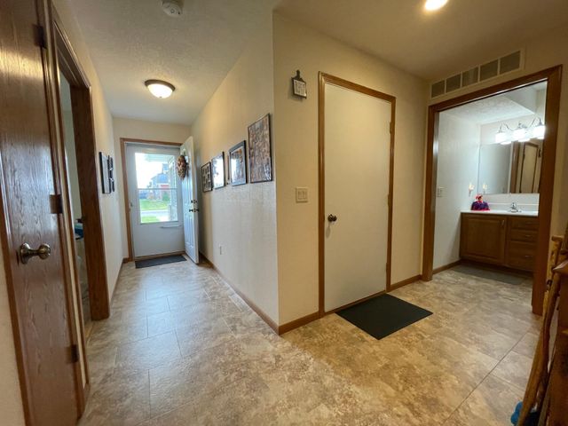 109 Brittany Way SE, Grand Meadow, MN 55936