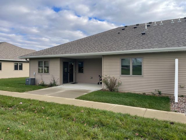 109 Brittany Way SE, Grand Meadow, MN 55936