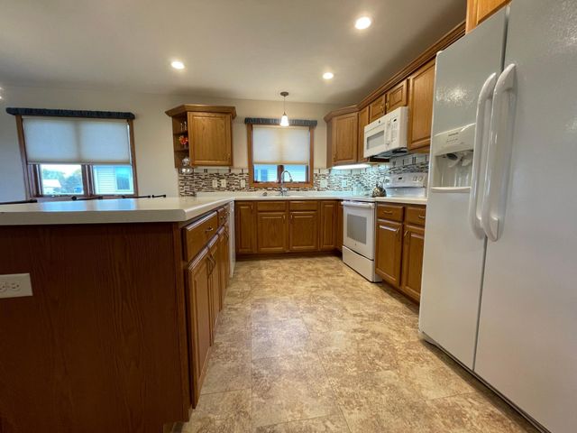 109 Brittany Way SE, Grand Meadow, MN 55936