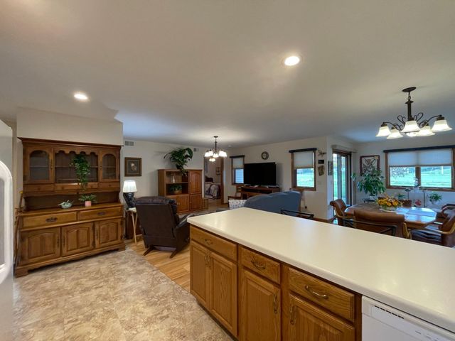 109 Brittany Way SE, Grand Meadow, MN 55936