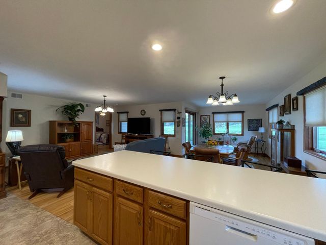 109 Brittany Way SE, Grand Meadow, MN 55936