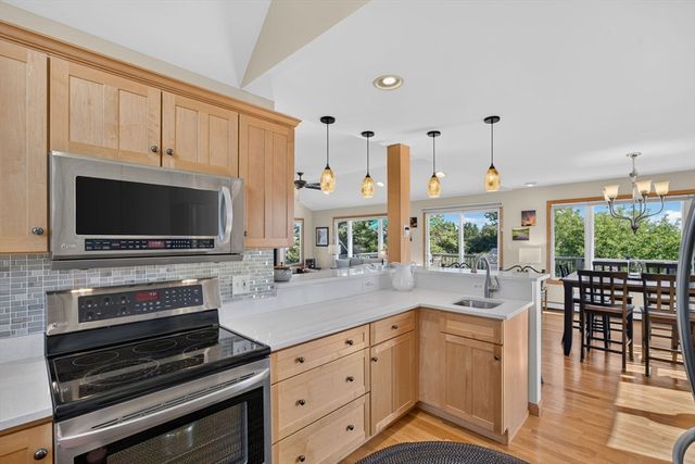 30 Twine Field Rd, Truro, MA 02652
