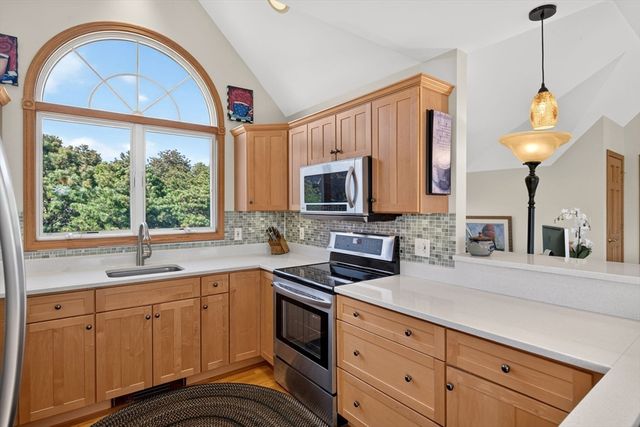 30 Twine Field Rd, Truro, MA 02652