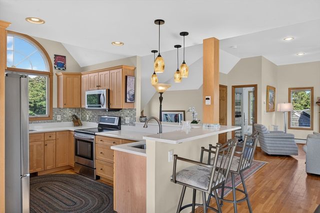 30 Twine Field Rd, Truro, MA 02652