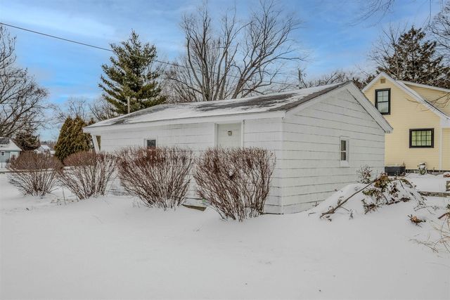 5935 Sawyer Road, Sawyer, MI 49125