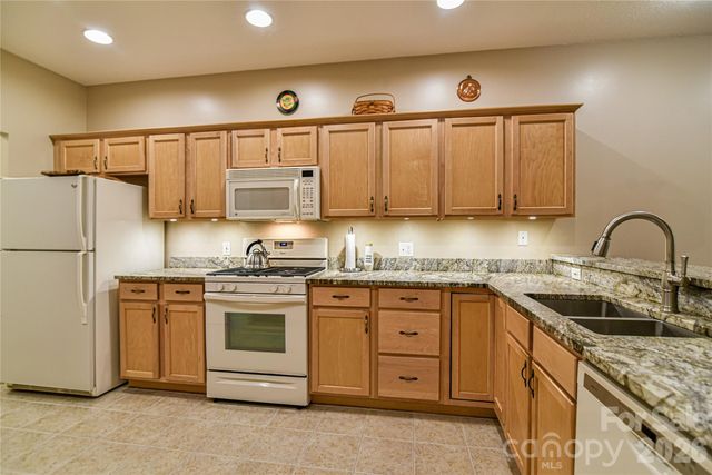 11 Outlook Circle, Swannanoa, NC 28778