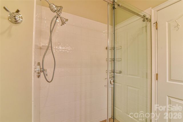 11 Outlook Circle, Swannanoa, NC 28778