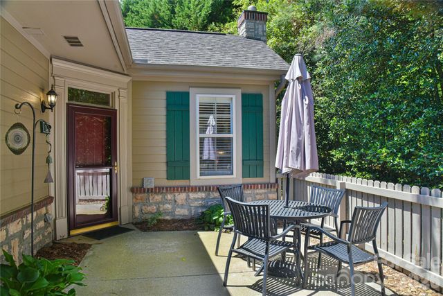 11 Outlook Circle, Swannanoa, NC 28778