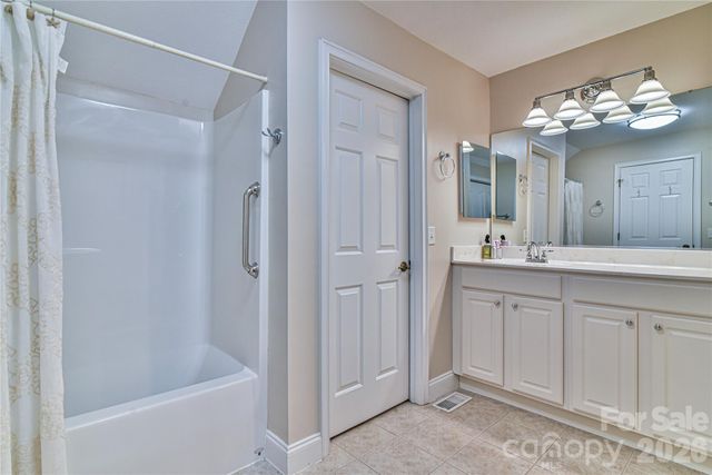 11 Outlook Circle, Swannanoa, NC 28778