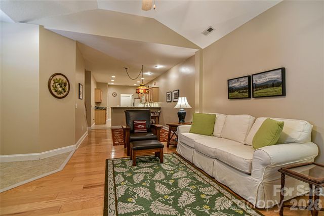 11 Outlook Circle, Swannanoa, NC 28778