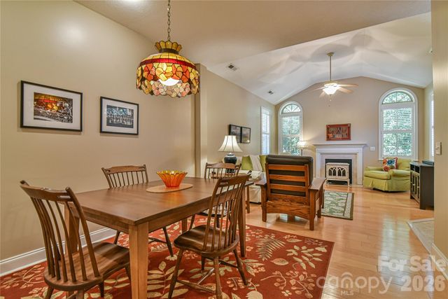 11 Outlook Circle, Swannanoa, NC 28778